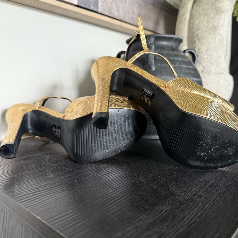 Aldo Gold Platform Heels - Picture 3 of 7